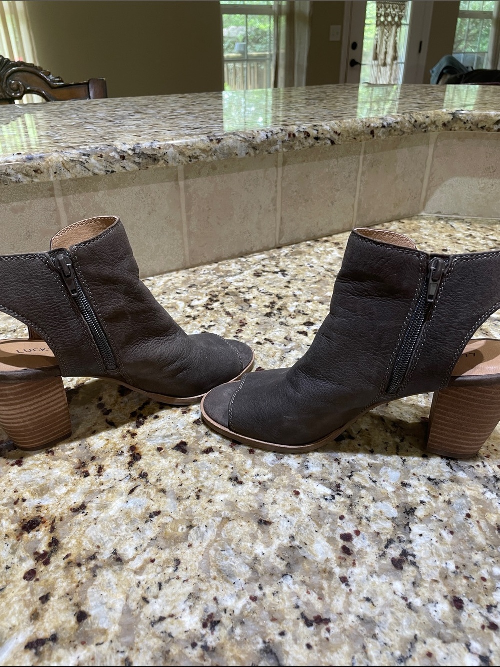 Lucky Brand Brown Leather open toe Heeled Sandals Size 7.5 - Picture 6 of 8